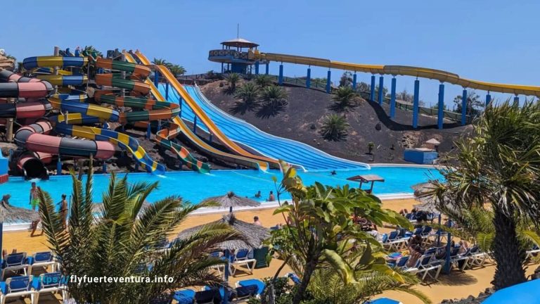 Visita el parque acuático para niños y adultos Acua Water Park ubicado en Corralejo.