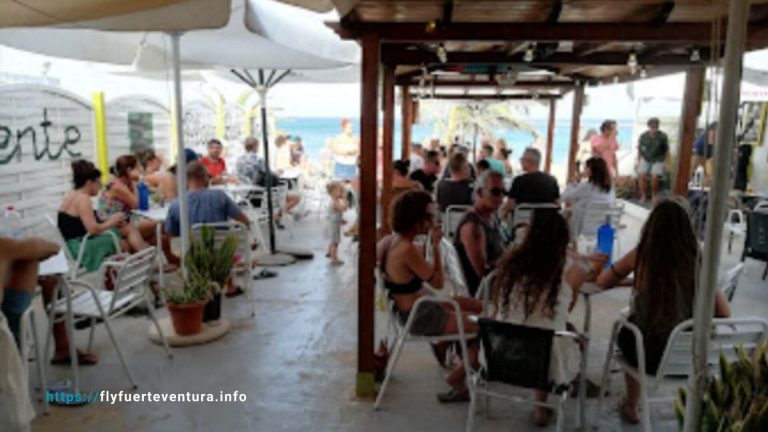 Diferente Playa Bar (Restaurante en Puerto Lajas)